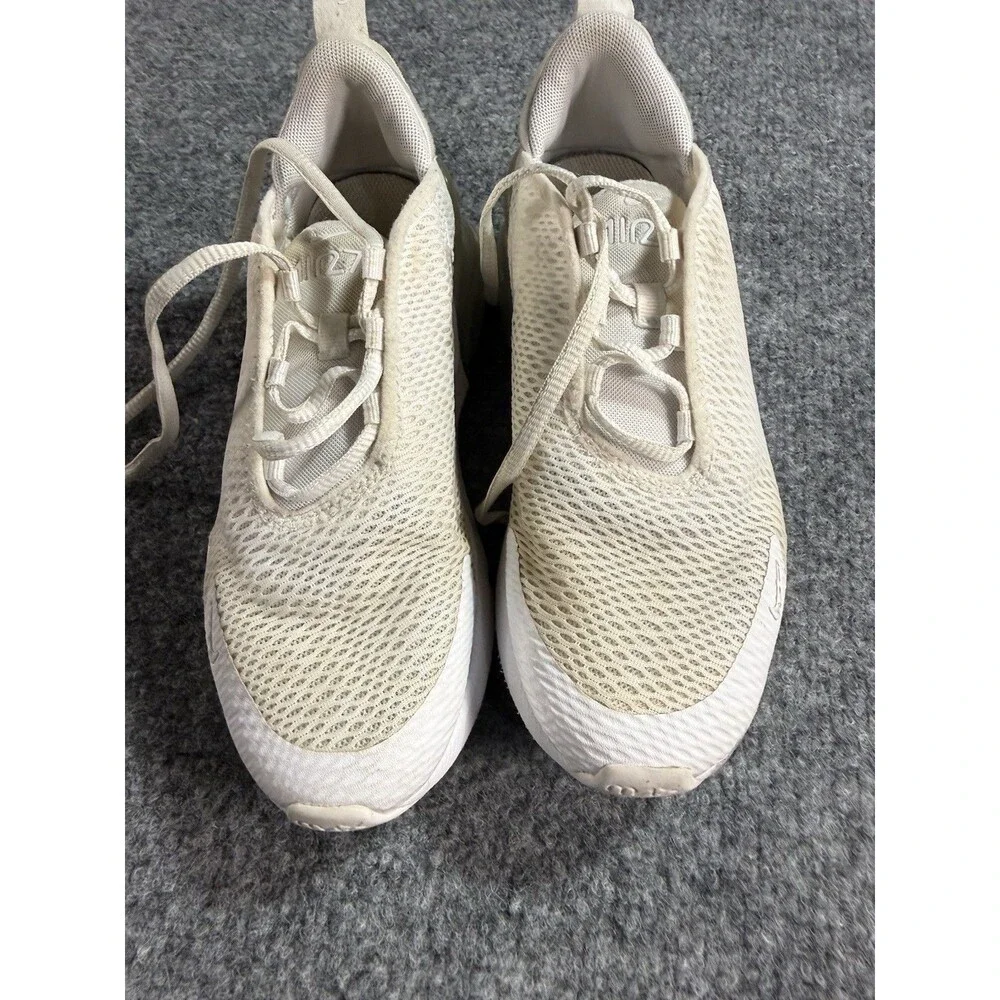 Nike Air Max 270 Kids Sneakers Size 2.5Y White Lace‑Up Athletic Shoes